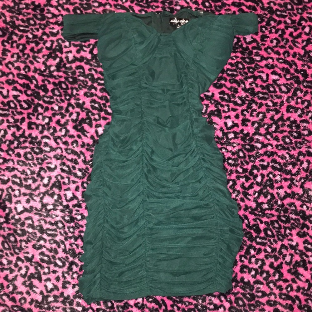 Size 9 green off the shoulder short dress